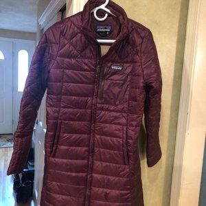 Patagonia Women's Radalie Parka Size M slim fit Also could work for Size S